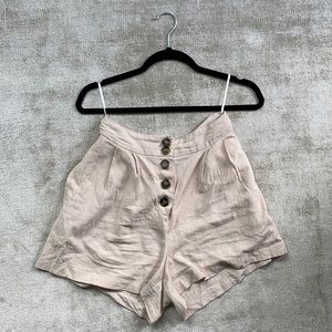 White Closet, shorts, size small